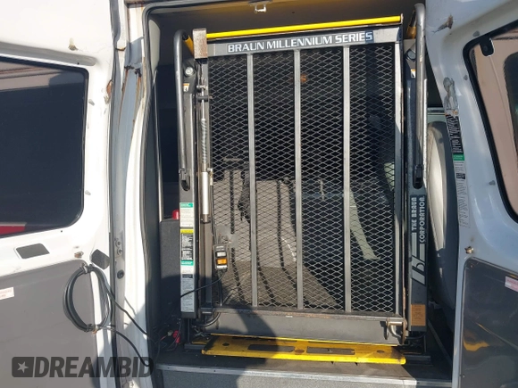2006 Ford Econoline Cargo with VIN 1FTNS24W36DB38272, listed as a IAAI auction lot 41542894 with 211,370 mi miles. Bid and sale history available at carsss.com. Image 8.