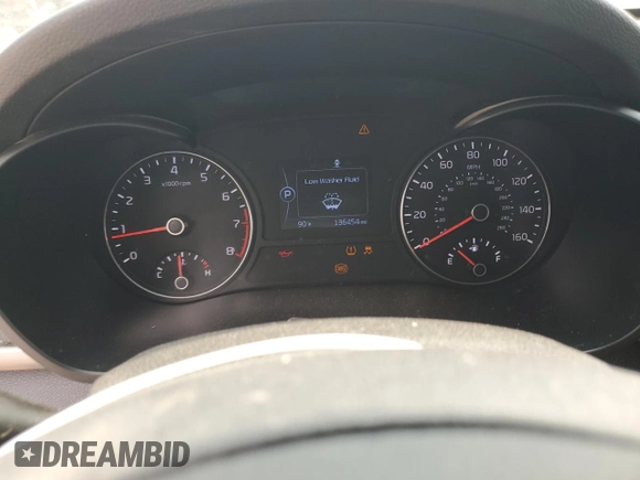 2018 Kia Optima LX z VIN KNAGT4L35J5233487, wystawiony jako Copart lot #59181965 z przebiegiem 136 454 mil mil oraz Szkoda całkowita • Salvage title. Historia ofert i sprzedaży dostępna na DreamBid. Obrazek 9.