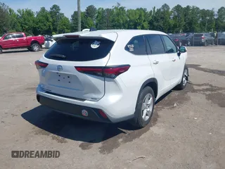 2022 Toyota Highlander L z VIN 5TDCZRBHXNS184202, wystawiony jako IAAI lot #42292281 z przebiegiem 15 141 mil mil oraz . Historia ofert i sprzedaży dostępna na DreamBid. Obrazek 4.