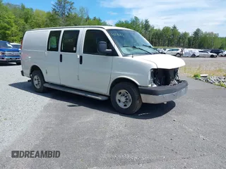 2019 Chevrolet Express Cargo z VIN 1GCWGAFG5K1218772, wystawiony jako IAAI lot #42178206 z przebiegiem 156 571 mil mil oraz . Historia ofert i sprzedaży dostępna na DreamBid. Obrazek 1.
