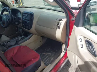 2005 Ford Escape XLS Value с VIN 1FMYU02Z85KB05556, выставлен на аукционе IAAI как лот 42744846 с пробегом 364 675 миль миль и . История ставок и продаж доступна на DreamBid. Изображение 5.