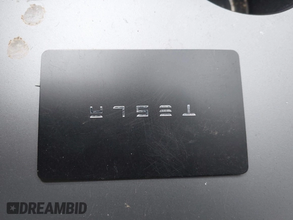 2024 Tesla Model Y Long Range z VIN 7SAYGDEE5RA317748, wystawiony jako IAAI lot #41468404 z przebiegiem 3 476 mil mil oraz . Historia ofert i sprzedaży dostępna na DreamBid. Obrazek 11.