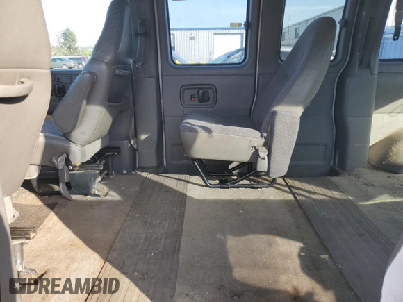 2005 Chevrolet Express Passenger with VIN 1GNFG15T051173153, listed as a Copart auction lot 55385315 with 221,174 mi miles and Clean title. Bid and sale history available at DreamBid. Image 11.