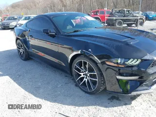 2018 Ford Mustang EcoBoost z VIN 1FA6P8TH0J5118744, wystawiony jako IAAI lot #41854646 z przebiegiem 64 196 mil mil oraz . Historia ofert i sprzedaży dostępna na DreamBid. Obrazek 1.