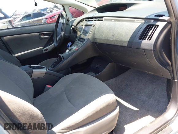 2014 Toyota Prius z VIN JTDKN3DP1E3052679, wystawiony jako IAAI lot #42506746 z przebiegiem 352 074 mil mil oraz . Historia ofert i sprzedaży dostępna na DreamBid. Obrazek 5.