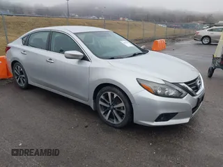 2017 Nissan Altima SV with VIN 1N4AL3AP4HC110638, listed as a IAAI auction lot 38587511 with 104,070 mi miles and . Bid and sale history available at carsss.com. Image 1.