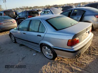 1998 BMW M3 z VIN WBSCD9324WEE07376, wystawiony jako Copart lot #75769934 z przebiegiem Nie podano mil oraz Nie do naprawy. Historia ofert i sprzedaży dostępna na DreamBid. Obrazek 3.