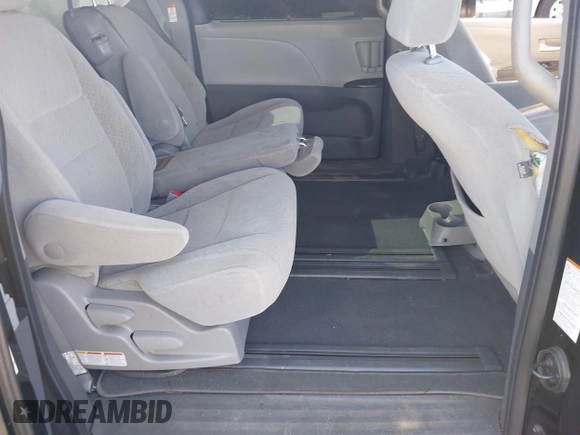2020 Toyota Sienna LE Auto Access Seat with VIN 5TDKZ3DC0LS034445, listed as a IAAI auction lot 41445270 with 37,881 mi miles. Bid and sale history available at carsss.com. Image 8.