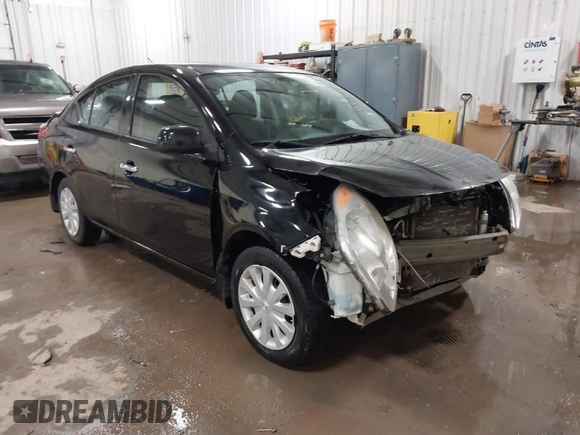 2014 Nissan Versa S Plus with VIN 3N1CN7APXEL832557, listed as a IAAI auction lot 41479495 with 71,722 mi miles. Bid and sale history available at carsss.com. Image 1.