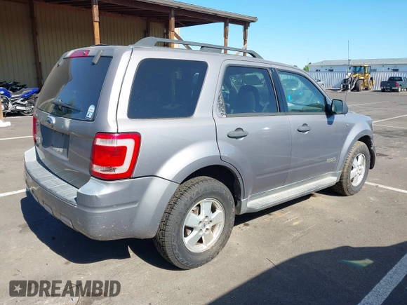 2008 Ford Escape XLT z VIN 1FMCU03198KC06063, wystawiony jako IAAI lot #42672886 z przebiegiem 124 878 mil mil oraz . Historia ofert i sprzedaży dostępna na DreamBid. Obrazek 4.