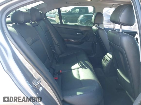2011 BMW 3 Series 335i xDrive с VIN WBAPL5C54BA916829, выставлен на аукционе IAAI как лот 41760447 с пробегом 133 057 миль миль и . История ставок и продаж доступна на DreamBid. Изображение 8.