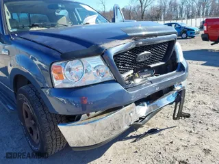 2004 Ford F-150 XLT with VIN 1FTRW12W44KD01717, listed as a IAAI auction lot 41252201 with 118,157 mi miles. Bid and sale history available at carsss.com. Image 17.