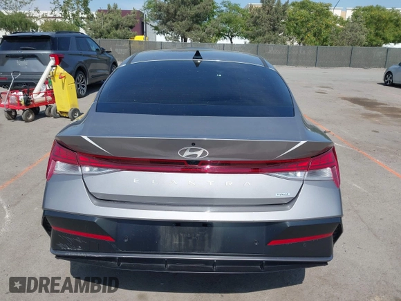 2024 Hyundai Elantra Limited z VIN KMHLN4DJ7RU096025, wystawiony jako IAAI lot #42392773 z przebiegiem 11 616 mil mil oraz . Historia ofert i sprzedaży dostępna na DreamBid. Obrazek 15.