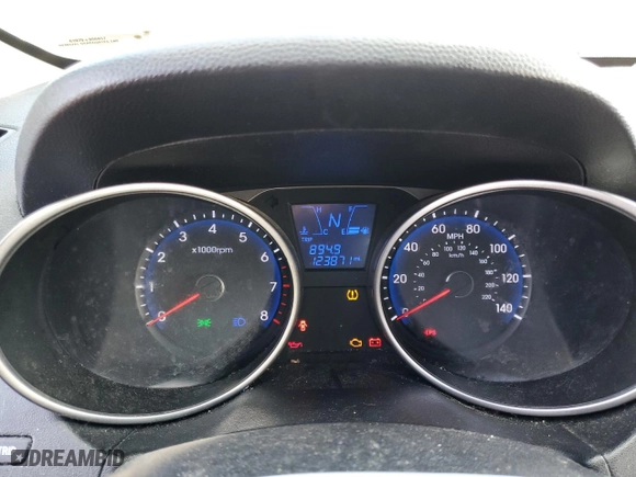 2010 Hyundai Tucson GLS with VIN KM8JU3AC4AU070772, listed as a Copart auction lot 43409665 with 123,871 mi miles and Non Repairable. Bid and sale history available at carsss.com. Image 9.