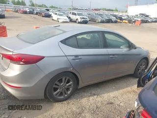 2017 Hyundai Elantra SE z VIN 5NPD84LF8HH007410, wystawiony jako IAAI lot #42023627 z przebiegiem 154 966 mil mil oraz . Historia ofert i sprzedaży dostępna na DreamBid. Obrazek 13.