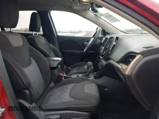 2014 Jeep Cherokee Latitude with VIN 1C4PJMCS2EW175306, listed as a IAAI auction lot 41620115 with 156,578 mi miles and . Bid and sale history available at carsss.com. Image 5.