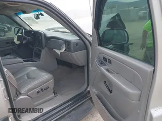 2005 Chevrolet Avalanche LS with VIN 3GNEK12TX5G247758, listed as a IAAI auction lot 42433210 with 183,046 mi miles and . Bid and sale history available at DreamBid. Image 5.