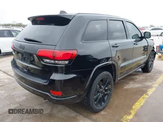 2018 Jeep Grand Cherokee Altitude with VIN 1C4RJEAG5JC216617, listed as a IAAI auction lot 41226061 with 109,166 mi miles. Bid and sale history available at carsss.com. Image 4.