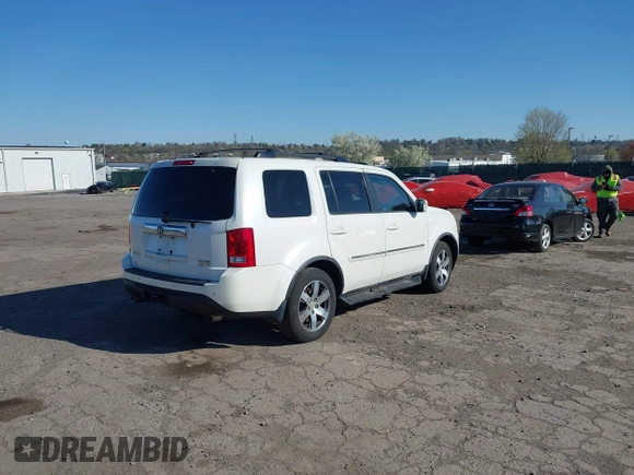 2012 Honda Pilot Touring with VIN 5FNYF4H98CB057659, listed as a IAAI auction lot 41927990 with 140,000 mi miles. Bid and sale history available at carsss.com. Image 4.
