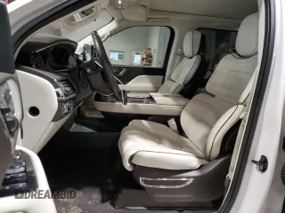 2019 Lincoln Navigator Black Label z VIN 5LMJJ3TT4KEL19103, wystawiony jako Copart lot #61081284 z przebiegiem 58 418 mil mil oraz Szkoda całkowita • Salvage title. Historia ofert i sprzedaży dostępna na DreamBid. Obrazek 7.