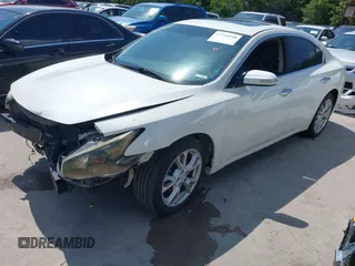 2013 Nissan Maxima SV z VIN 1N4AA5AP1DC828613, wystawiony jako IAAI lot #42354140 z przebiegiem 183 636 mil mil oraz . Historia ofert i sprzedaży dostępna na DreamBid. Obrazek 2.