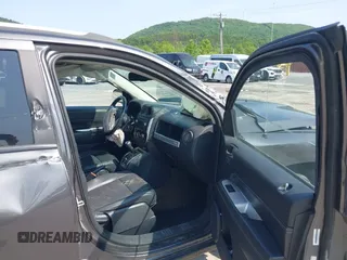 2017 Jeep Compass High Altitude with VIN 1C4NJDEB8HD151094, listed as a IAAI auction lot 42405543 with 98,244 mi miles and . Bid and sale history available at DreamBid. Image 5.