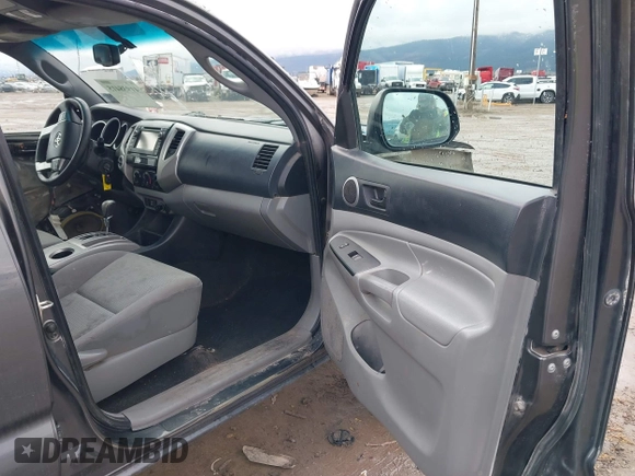 2013 Toyota Tacoma with VIN 3TMLU4EN7DM113315, listed as a IAAI auction lot 41938415 with 228,912 mi miles and . Bid and sale history available at DreamBid. Image 5.