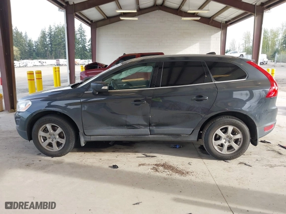 2011 Volvo XC60 3.2L with VIN YV4952DL7B2166075, listed as a IAAI auction lot 42004245 with 136,182 mi miles. Bid and sale history available at carsss.com. Image 14.