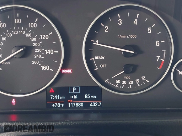 2013 BMW 3 Series 320i xDrive z VIN WBA3C3C56DF982906, wystawiony jako IAAI lot #42395925 z przebiegiem 117 880 mil mil oraz . Historia ofert i sprzedaży dostępna na DreamBid. Obrazek 7.