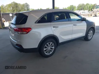 2017 Kia Sorento LX with VIN 5XYPG4A36HG280622, listed as a IAAI auction lot 42166037 with 87,194 mi miles. Bid and sale history available at carsss.com. Image 4.