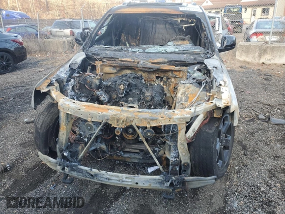 2019 Jeep Grand Cherokee Upland with VIN 1C4RJFAG2KC596023, listed as a Copart auction lot 82231794 with 0 mi miles and Salvage Title. Bid and sale history available at carsss.com. Image 5.