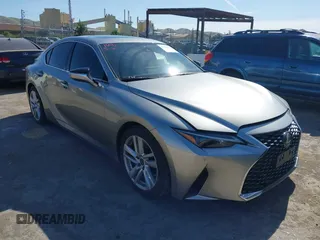 2021 Lexus IS 300 z VIN JTHCA1D24M5115848, wystawiony jako IAAI lot #42179771 z przebiegiem 47 670 mil mil oraz . Historia ofert i sprzedaży dostępna na DreamBid. Obrazek 1.