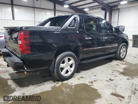 2010 Chevrolet Avalanche LTZ z VIN 3GNVKGE04AG290474, wystawiony jako Copart lot #51571895 z przebiegiem 130 497 mil mil oraz Szkoda całkowita • Salvage title. Historia ofert i sprzedaży dostępna na DreamBid. Obrazek 3.