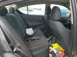 2019 Nissan Versa SV z VIN 3N1CN7AP7KL872090, wystawiony jako Copart lot #53095795 z przebiegiem 88 987 mil mil oraz Szkoda całkowita • Salvage title. Historia ofert i sprzedaży dostępna na DreamBid. Obrazek 10.