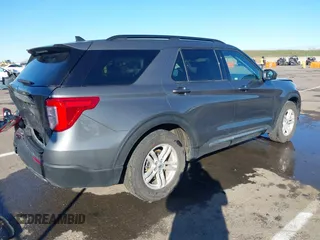 2023 Ford Explorer XLT with VIN 1FMSK7DH2PGB07995, listed as a IAAI auction lot 41518424 with 14,438 mi miles. Bid and sale history available at carsss.com. Image 4.