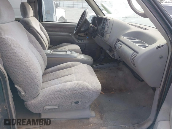 1995 GMC Sierra 1500 z VIN 2GTEK19K1S1520208, wystawiony jako IAAI lot #41835713 z przebiegiem 190 832 mil mil oraz . Historia ofert i sprzedaży dostępna na DreamBid. Obrazek 5.
