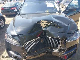 2018 Jaguar F-PACE 30t Premium with VIN SADCJ2GX3JA202274, listed as a IAAI auction lot 40171256 with 1 mi miles. Bid and sale history available at carsss.com. Image 10.