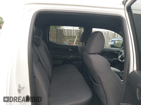 2017 Toyota Tacoma SR5 z VIN 5TFCZ5AN9HX115659, wystawiony jako IAAI lot #42375002 z przebiegiem 105 170 mil mil oraz . Historia ofert i sprzedaży dostępna na DreamBid. Obrazek 8.