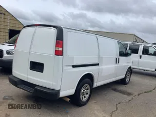 2012 Chevrolet Express Cargo z VIN 1GCSGAFX6C1142768, wystawiony jako IAAI lot #42529979 z przebiegiem 250 449 mil mil oraz . Historia ofert i sprzedaży dostępna na DreamBid. Obrazek 25.
