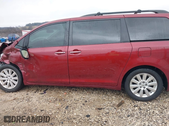 2014 Toyota Sienna XLE z VIN 5TDYK3DC9ES425398, wystawiony jako IAAI lot #41551678 z przebiegiem 224 667 mil mil oraz . Historia ofert i sprzedaży dostępna na DreamBid. Obrazek 15.