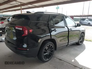 2024 GMC Terrain SLE z VIN 3GKALMEG1RL192316, wystawiony jako IAAI lot #41944513 z przebiegiem 32 466 mil mil oraz . Historia ofert i sprzedaży dostępna na DreamBid. Obrazek 4.