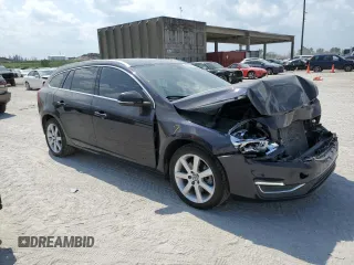 2017 Volvo V60 Premier with VIN YV140MEK6H1331751, listed as a Copart auction lot 43836953 with 43,856 mi miles. Bid and sale history available at carsss.com. Image 4.