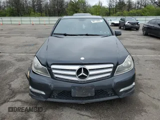 2012 Mercedes-Benz C 300 Sport z VIN WDDGF8BB8CR193000, wystawiony jako Copart lot #58713895 z przebiegiem 144 622 mil mil oraz Szkoda całkowita • Salvage title. Historia ofert i sprzedaży dostępna na DreamBid. Obrazek 5.