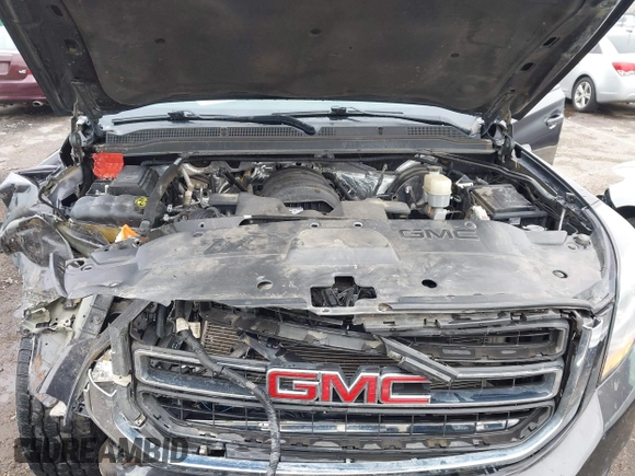 2015 GMC Yukon XL SLT with VIN 1GKS1HKC8FR219289, listed as a IAAI auction lot 40772496 with 163,477 mi miles. Bid and sale history available at carsss.com. Image 10.