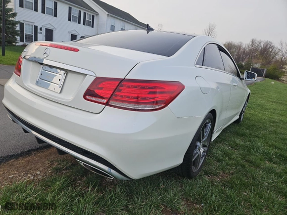 2014 Mercedes-Benz E-Class E 550 with VIN WDDKJ7DB6EF243798, listed as a Copart auction lot 51707975 with 117,081 mi miles and Clean Title. Bid and sale history available at carsss.com. Image 4.