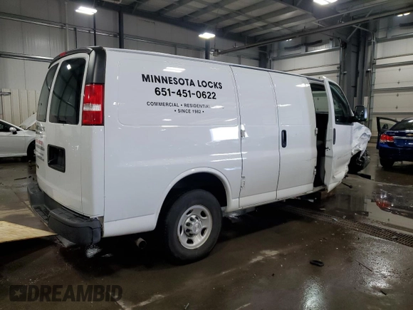 2018 Chevrolet Express Cargo Van with VIN 1GCWGAFP5J1242813, listed as a Copart auction lot 42059045 with 98,879 mi miles and Salvage Title. Bid and sale history available at carsss.com. Image 3.