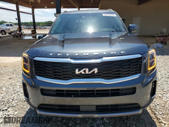 2022 Kia Telluride EX with VIN 5XYP34HC5NG299630, listed as a Copart auction lot 55472225 with 33,322 mi miles and Salvage title. Bid and sale history available at DreamBid. Image 5.