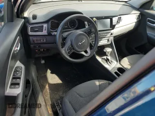 2018 Kia Niro LX with VIN KNDCB3LC6J5206975, listed as a Copart auction lot 49488895 with 121,824 mi miles and Clean Title. Bid and sale history available at carsss.com. Image 8.