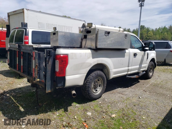2019 Ford F-250 XL with VIN 1FTBF2A67KEG48981, listed as a Copart auction lot 56925055 with Not provided miles and Clean title. Bid and sale history available at DreamBid. Image 3.