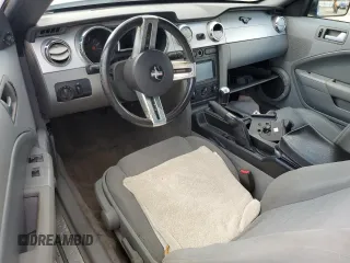 2005 Ford Mustang Deluxe с VIN 1ZVFT84N255187609, выставлен на аукционе Copart как лот 59868975 с пробегом Не указан миль и Чистый • Clean title. История ставок и продаж доступна на DreamBid. Изображение 8.